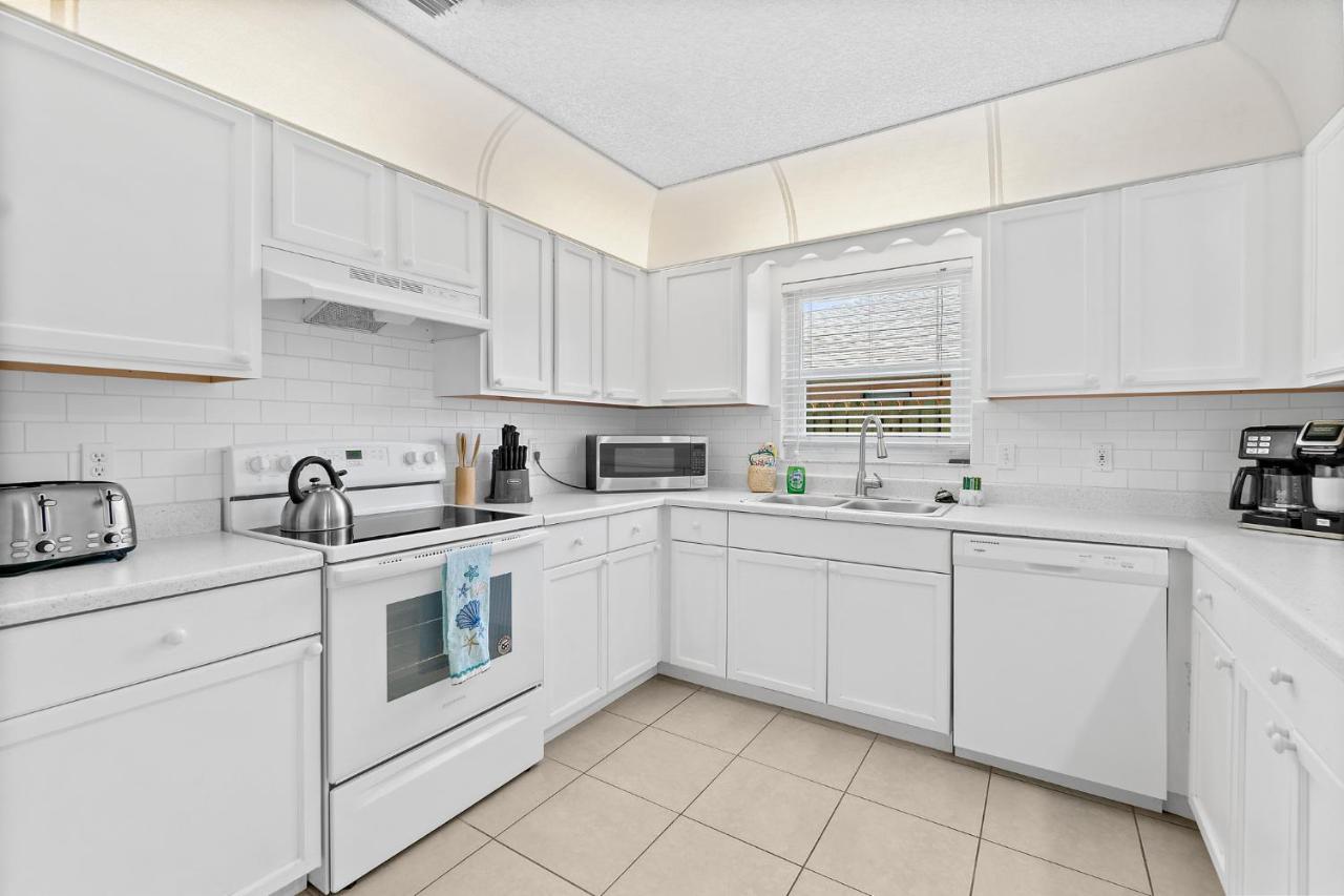 Oceanview Haven - 2Br Beach Townhome With Patio, Shared Heated Pool Steps From Paradise Beach Park! Μελβούρνη Εξωτερικό φωτογραφία