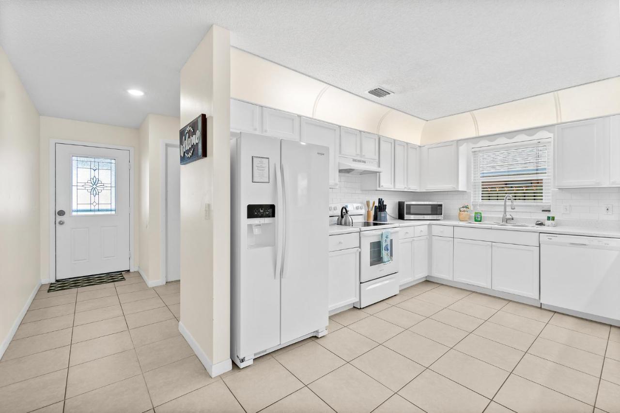 Oceanview Haven - 2Br Beach Townhome With Patio, Shared Heated Pool Steps From Paradise Beach Park! Μελβούρνη Εξωτερικό φωτογραφία